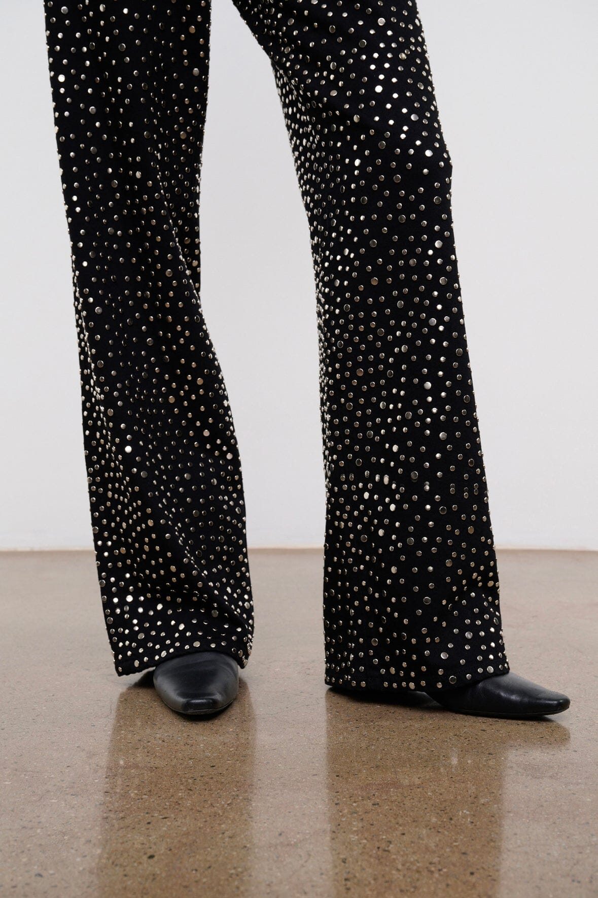 GUS STUDDED RELAXED JEAN | BLACK
