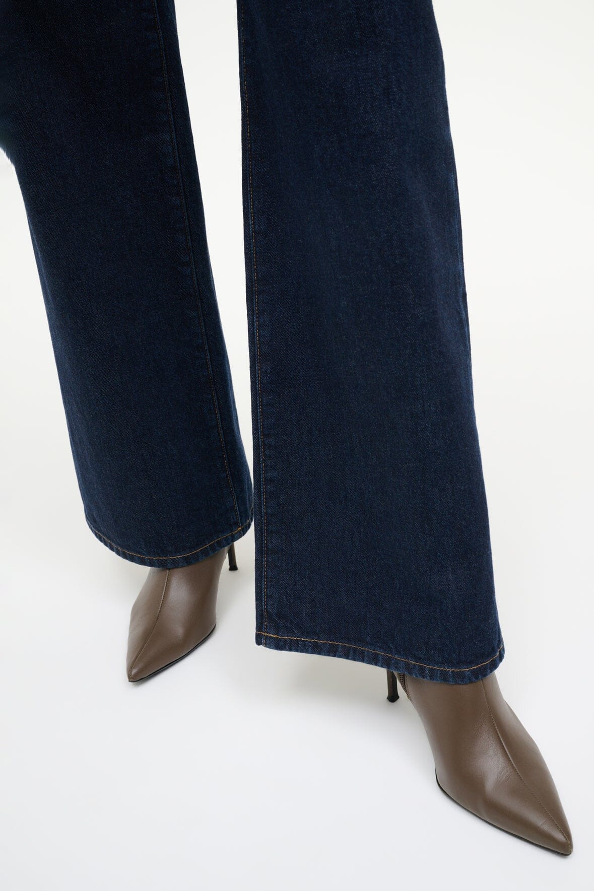 SEBASTIAN ANKLE BOOT | TRUFFLE