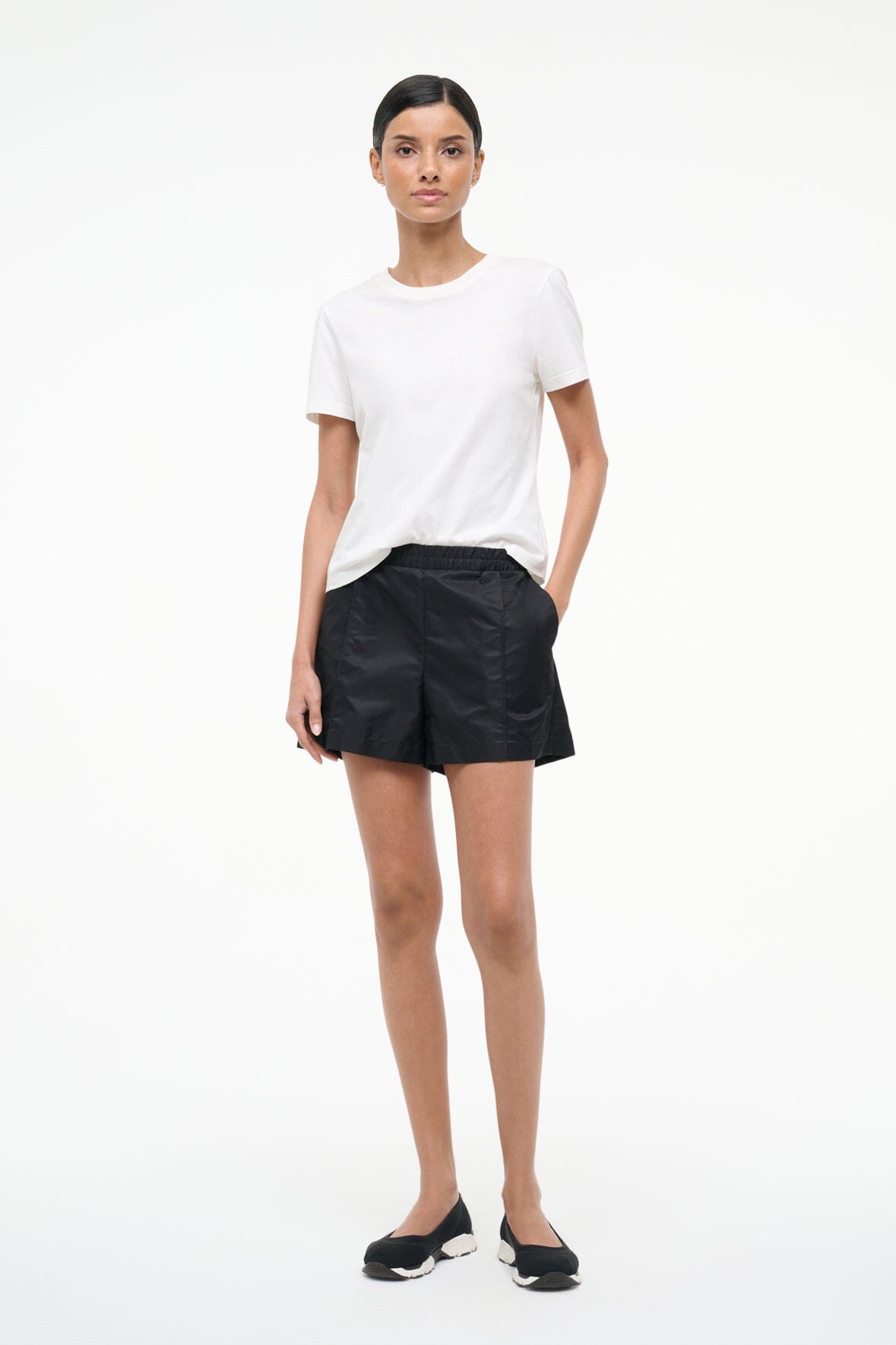TAURUS SHORT | BLACK
