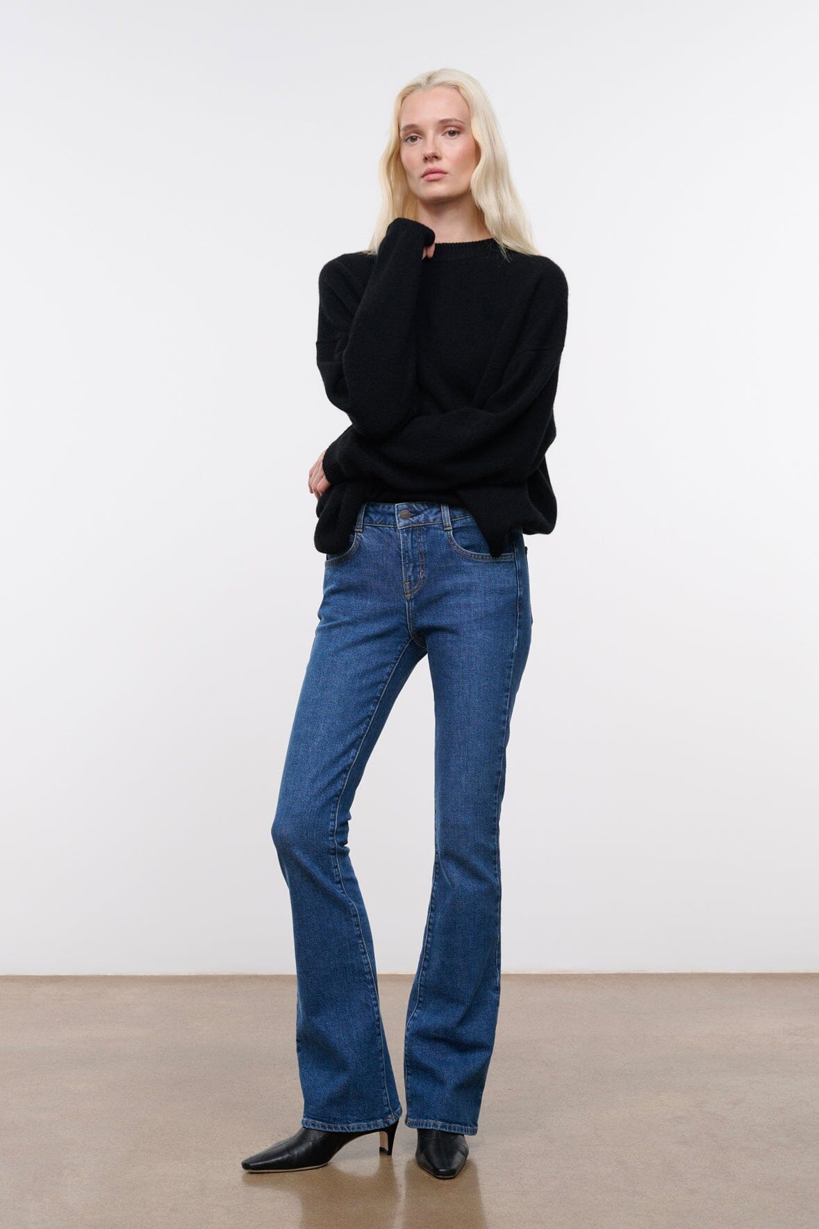 KYLE STRETCH FLARE JEAN | STONE BLUE