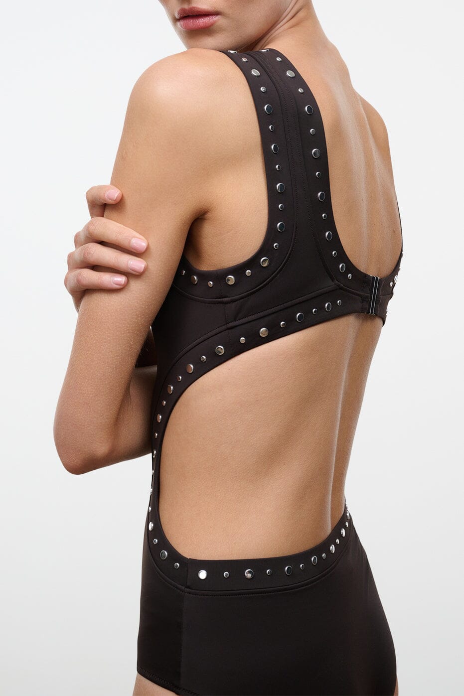 DOLCE ONE PIECE | ESPRESSO STUDS