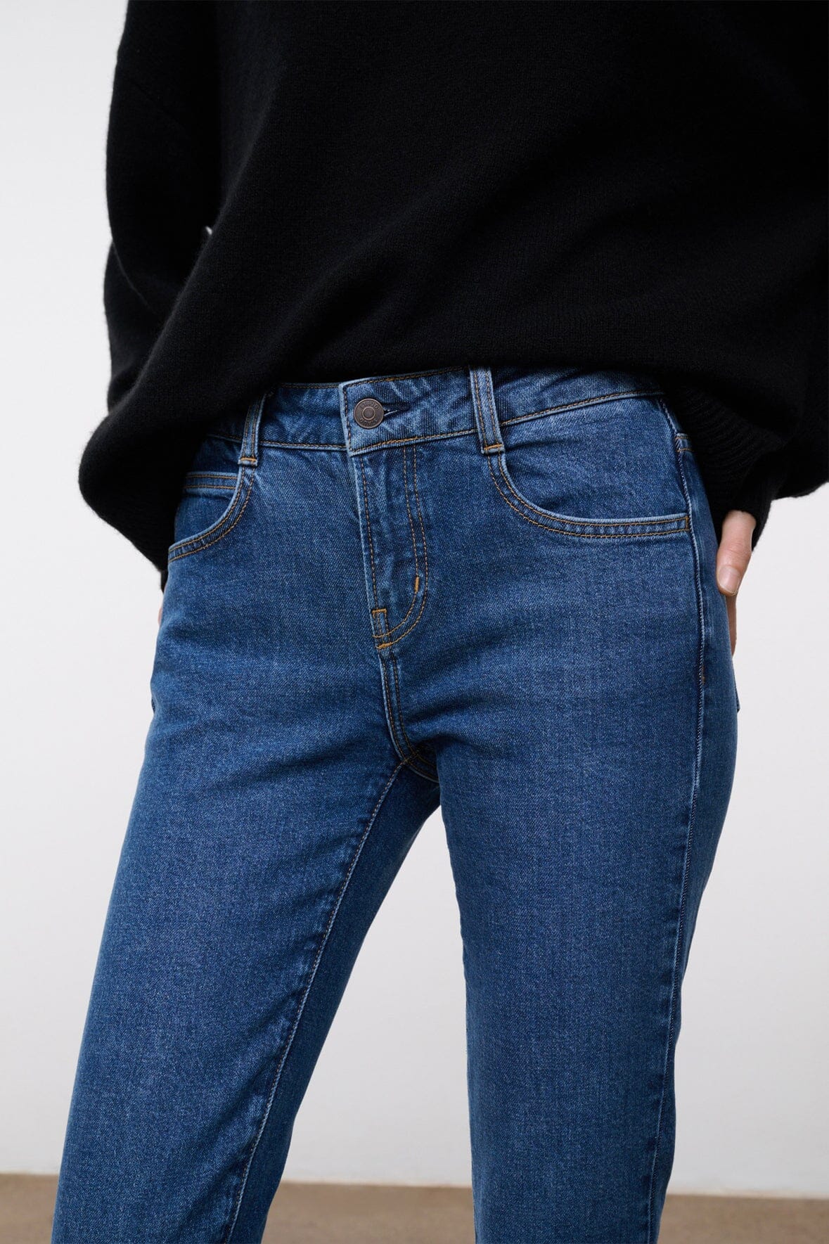 KYLE STRETCH FLARE JEAN | STONE BLUE