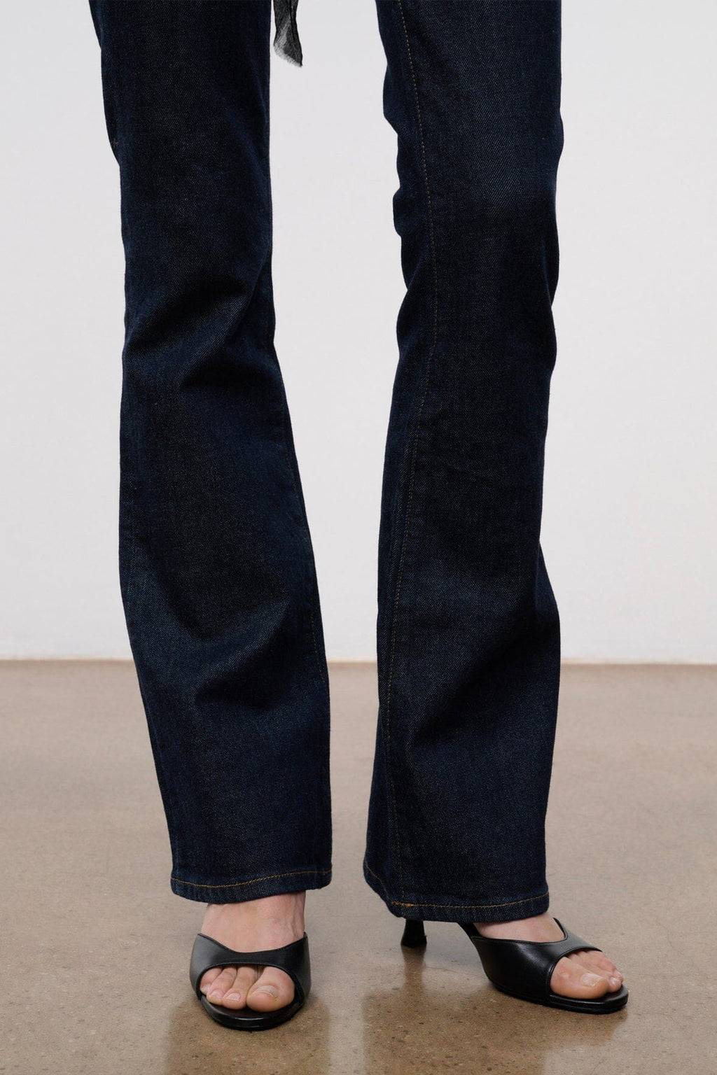 KYLE STRETCH FLARE JEAN | INDIGO