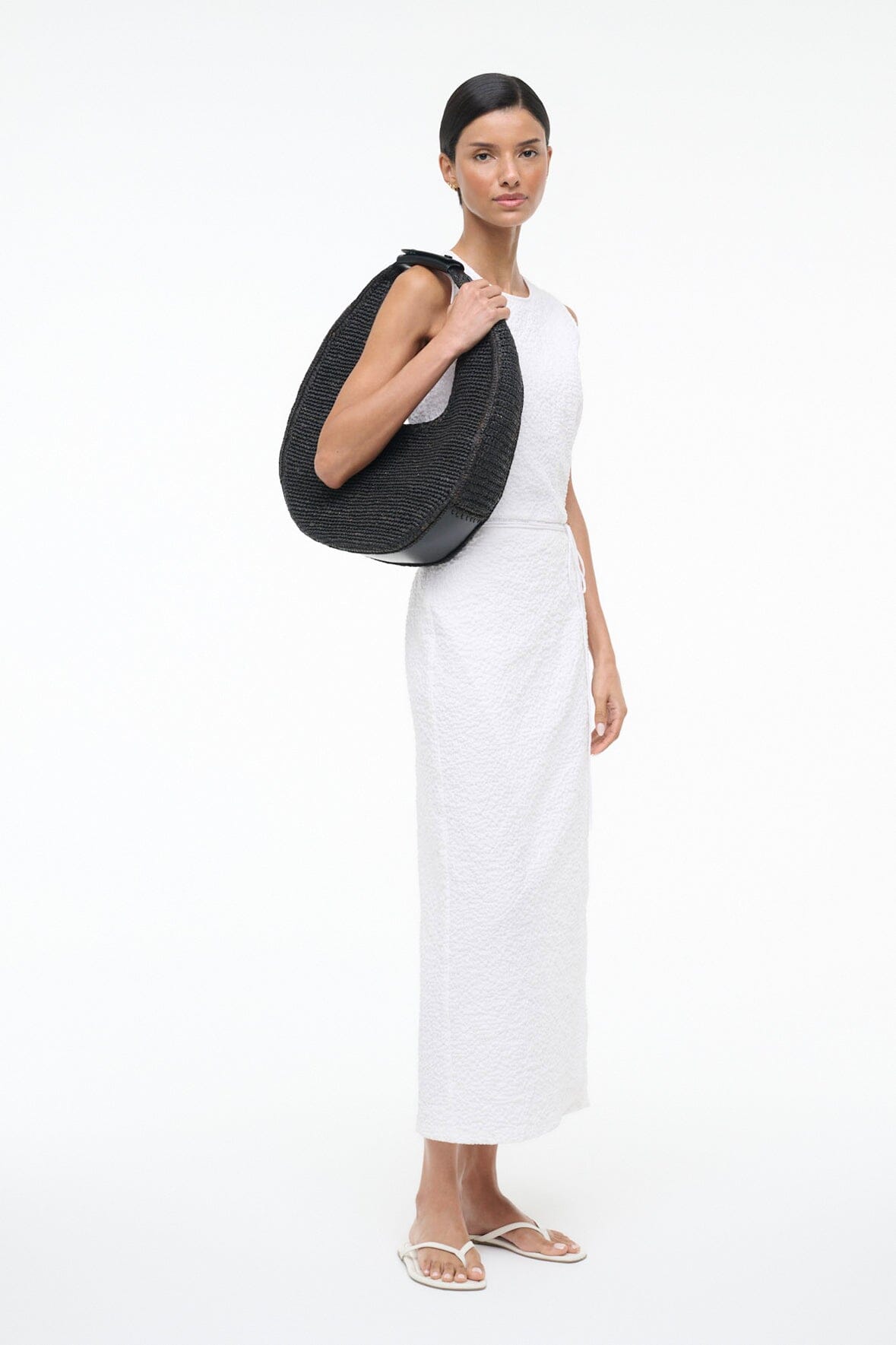 LARGE RAFFIA MOON TOTE BAG | BLACK RAFFIA