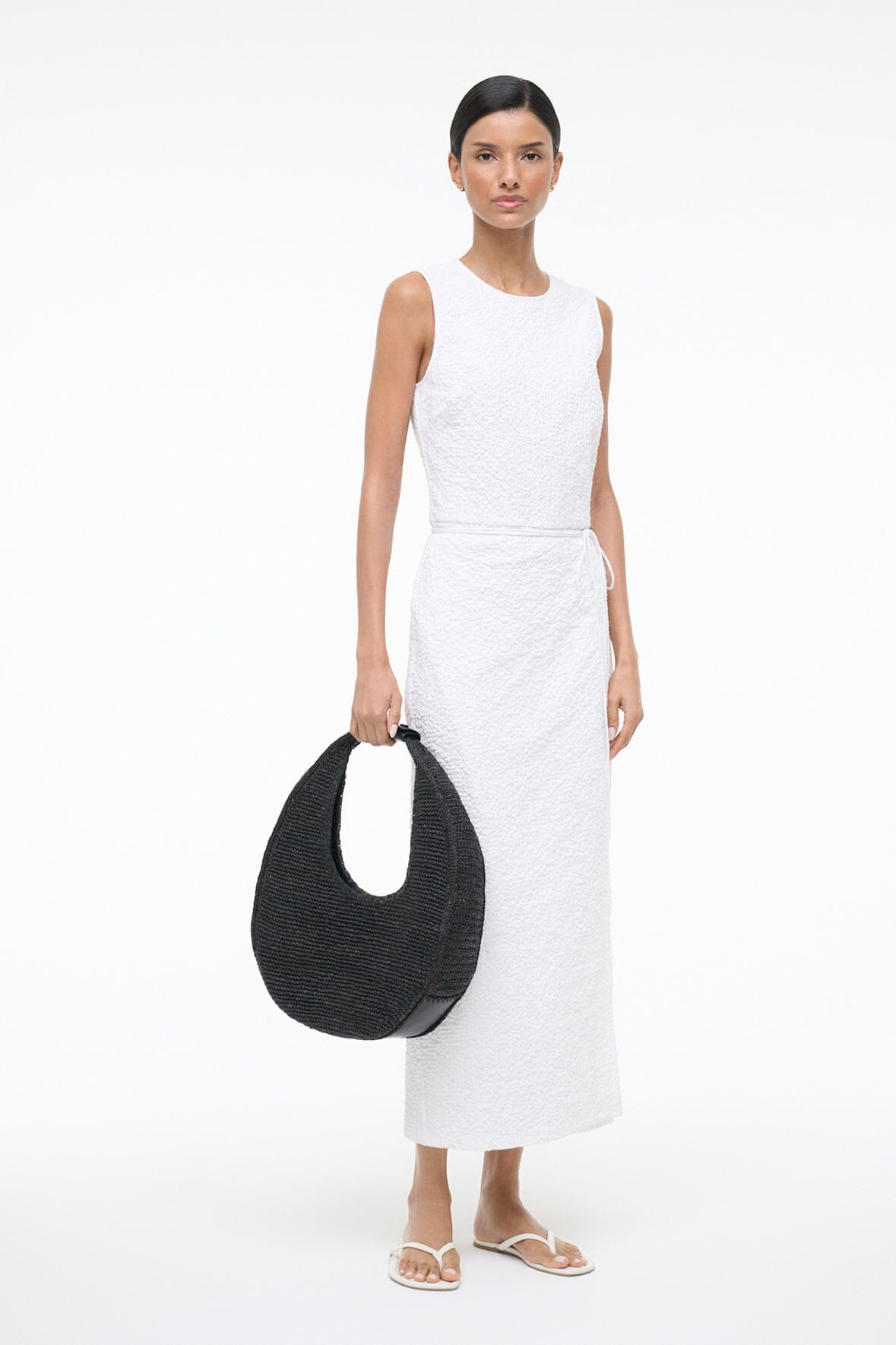 LARGE RAFFIA MOON TOTE BAG | BLACK RAFFIA