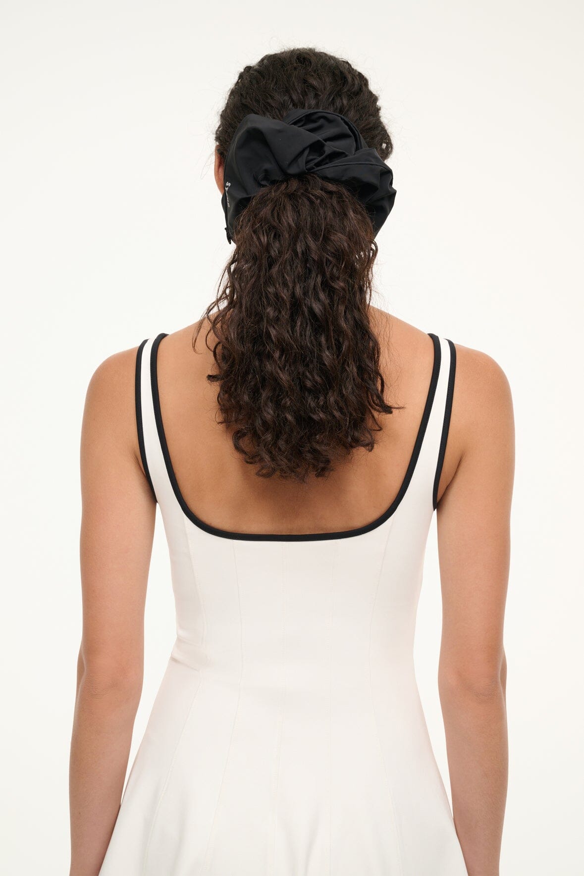 GORGE SCRUNCHIE | BLACK