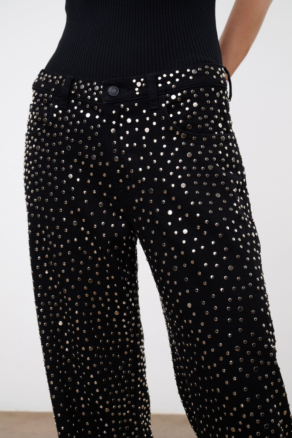 GUS STUDDED RELAXED JEAN | BLACK