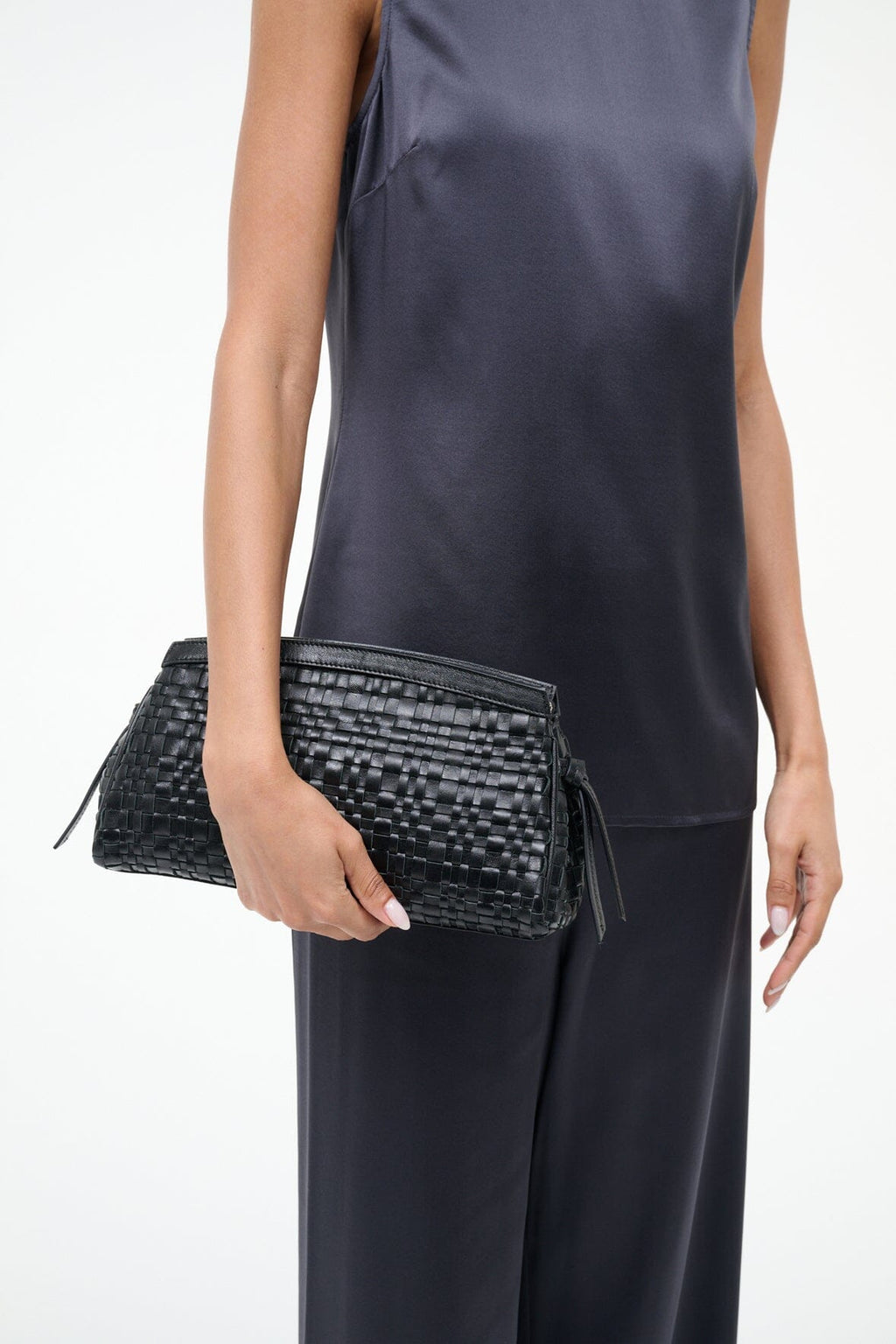 MAUDE CONVERTIBLE CLUTCH | BLACK WOVEN