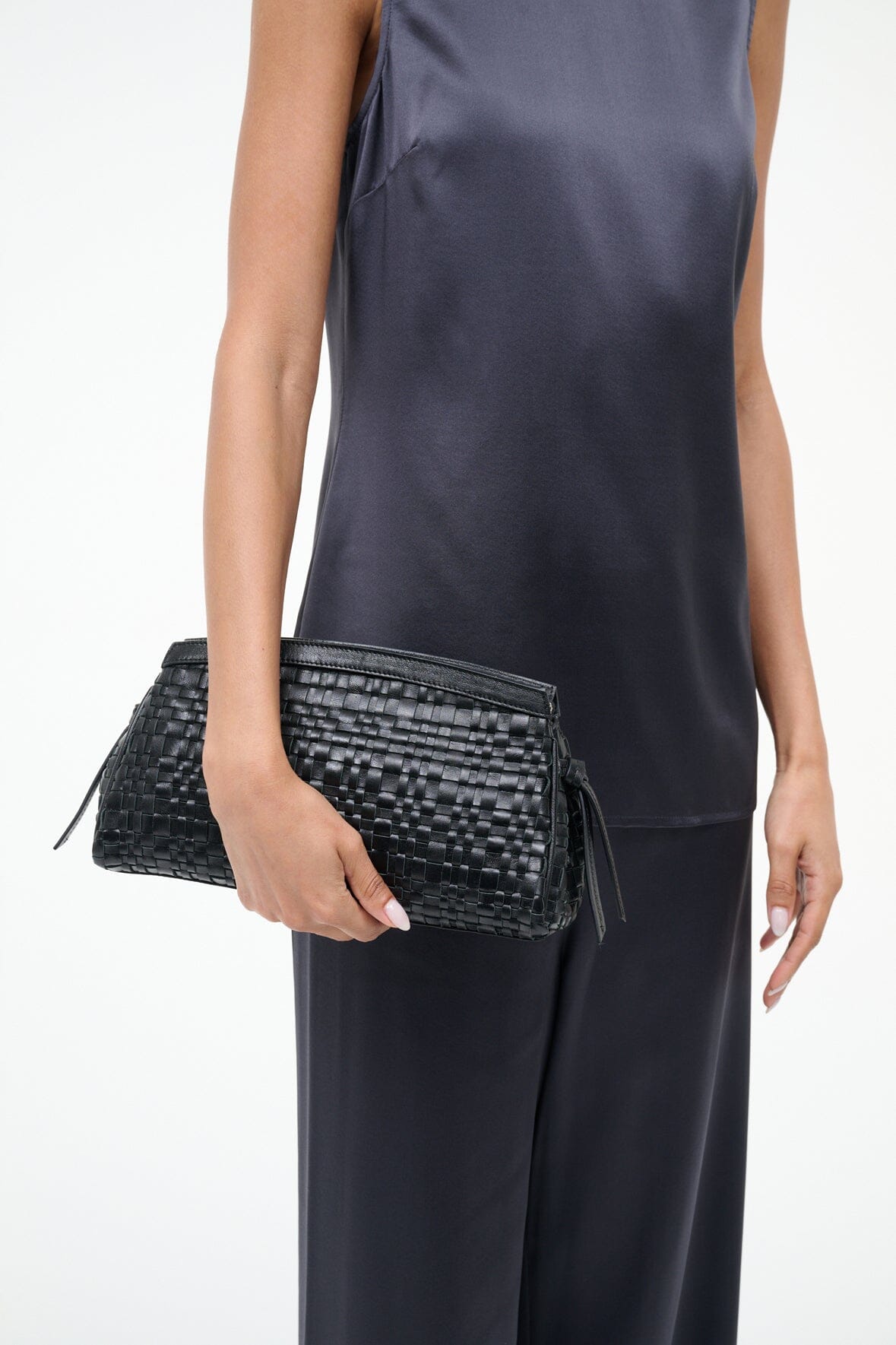 MAUDE CONVERTIBLE CLUTCH | BLACK WOVEN