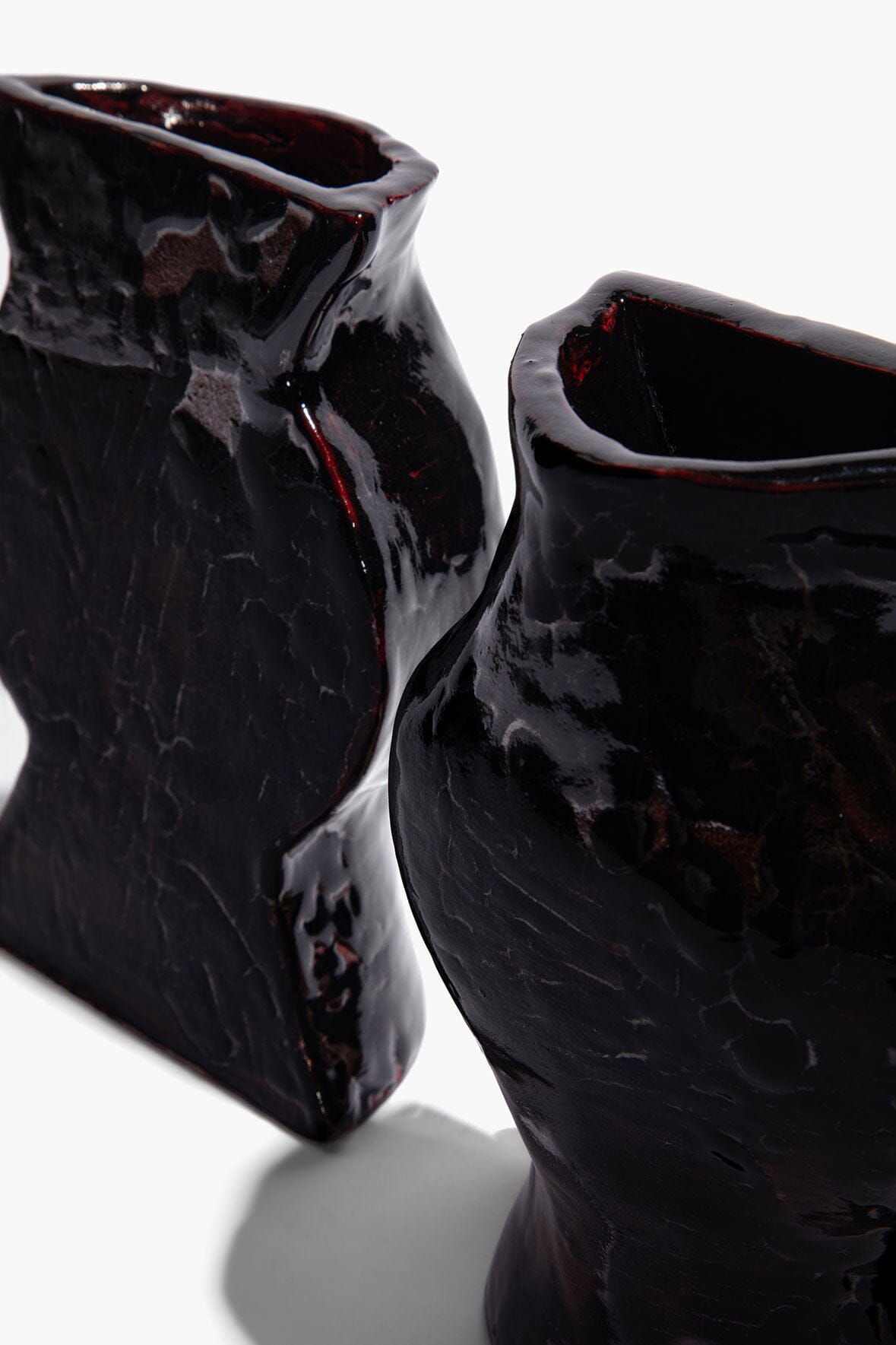 CERAMIC VASE BOOKENDS | BLACK